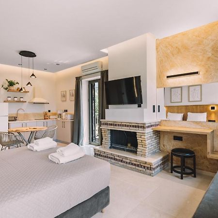 Bonos Apartments Stoupa Bagian luar foto