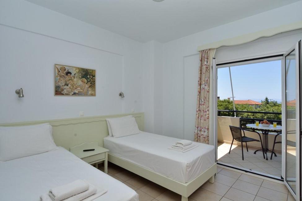 Bonos Apartments Stoupa Bagian luar foto