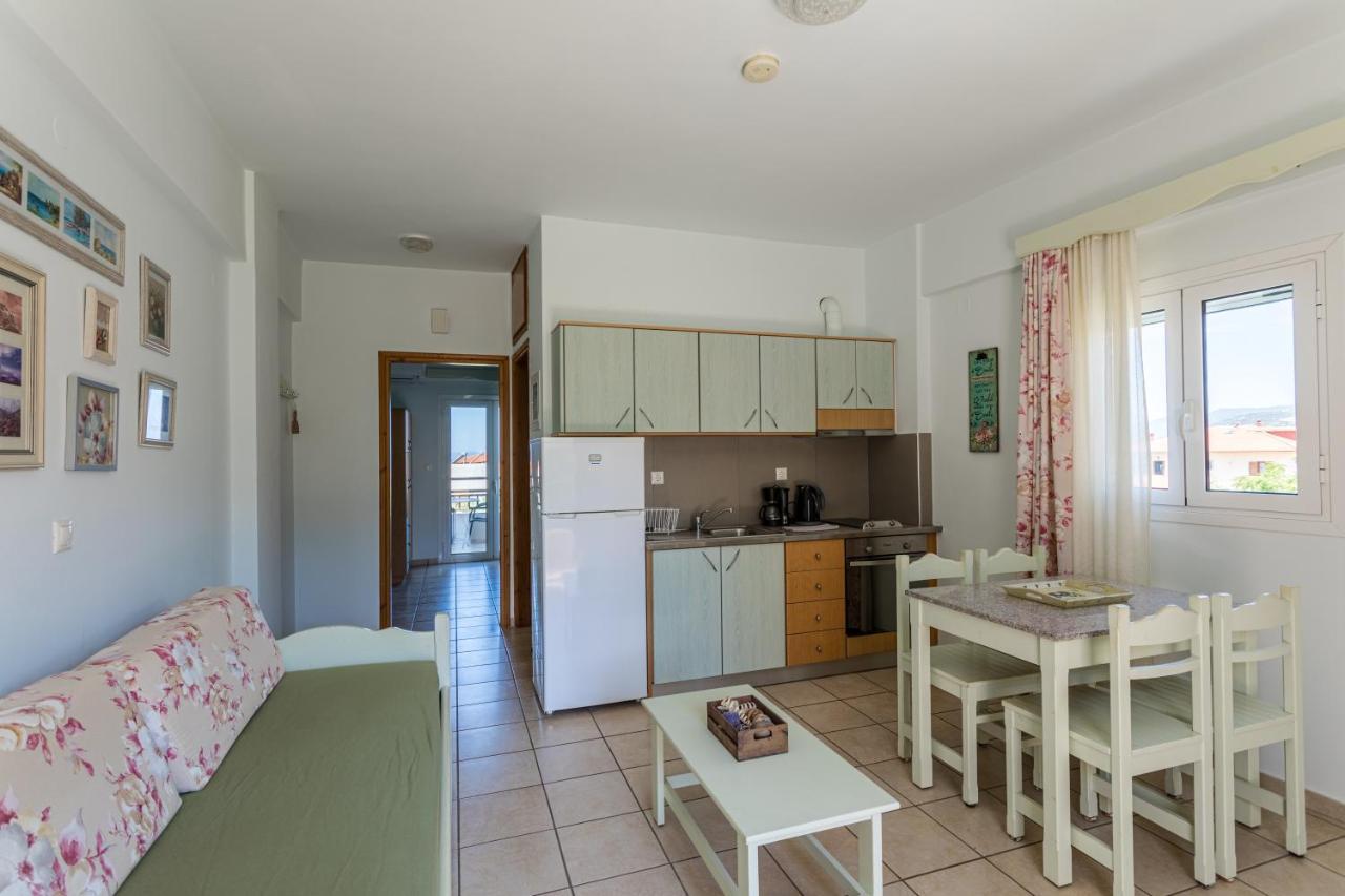 Bonos Apartments Stoupa Bagian luar foto