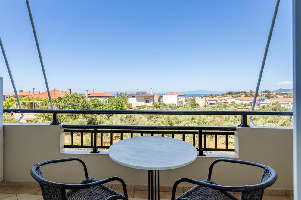 Bonos Apartments Stoupa Bagian luar foto