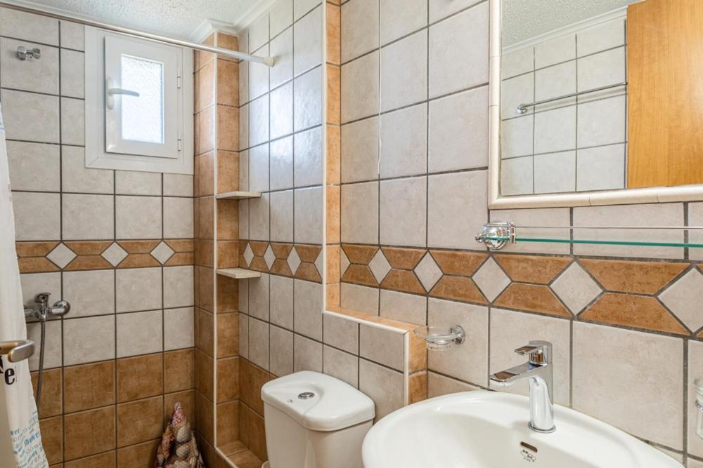 Bonos Apartments Stoupa Bagian luar foto